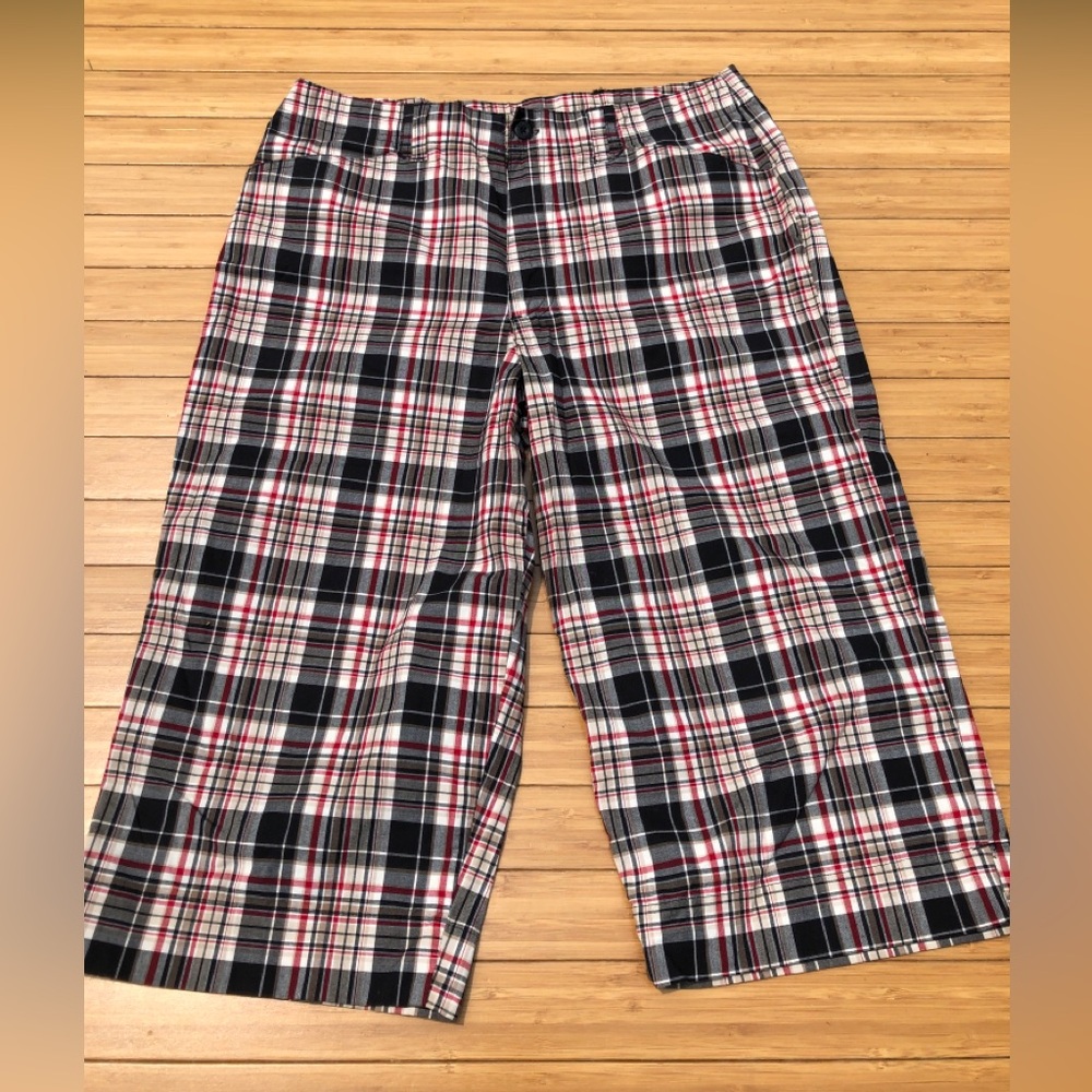 White Stag Bermuda  Shorts Black and Red Plaid Size 10